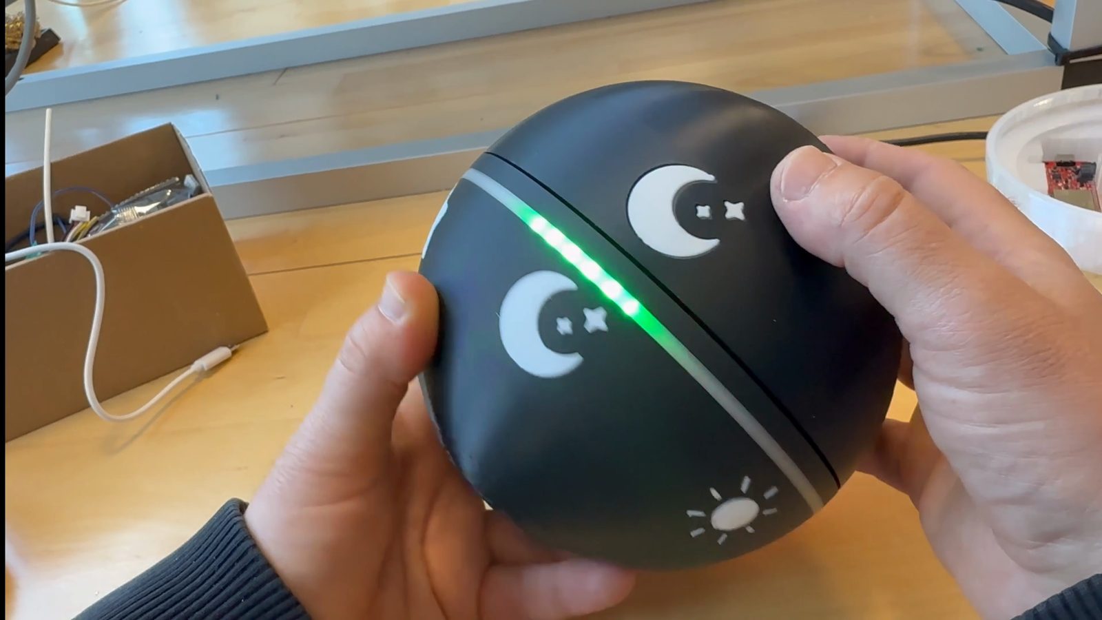 Symbols aligned, LED ring lit green